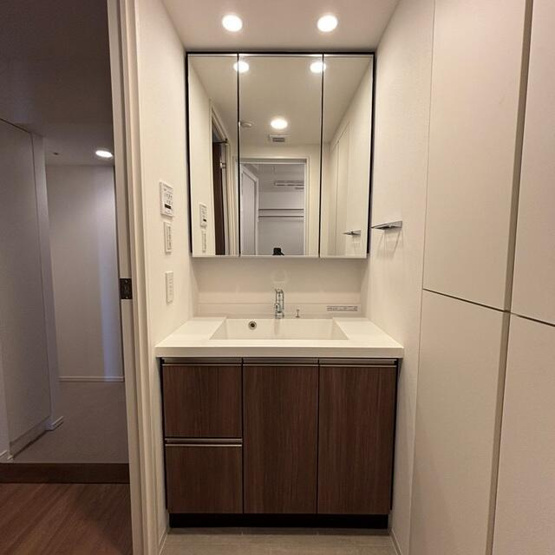 【洗面所】 | ※写真は同タイプ住戸です。 