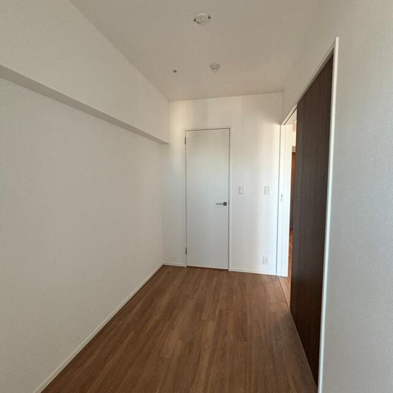 【居間・リビング】 | ※写真は同タイプ住戸です。 