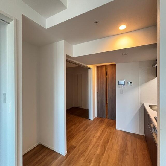 【内装】 | ※写真は同タイプ住戸です。 