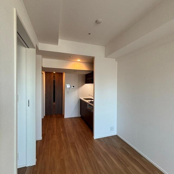 【居間・リビング】 | ※写真は同タイプ住戸です。 