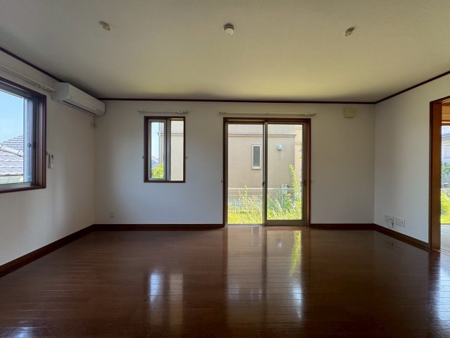 川崎市麻生区万福寺５丁目の一戸建ての居間・リビング