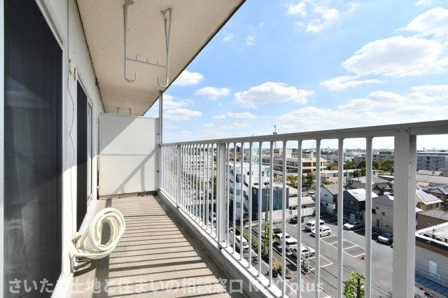 ドルミ春日部のバルコニー|当社はポータルサイト掲載物件、他社様掲載物件なども含めて複数物件をまとめてご案内可能です！気になる物件はいくつでもご気軽にお申し付けください。皆様のご連絡心よりお待ちしております。