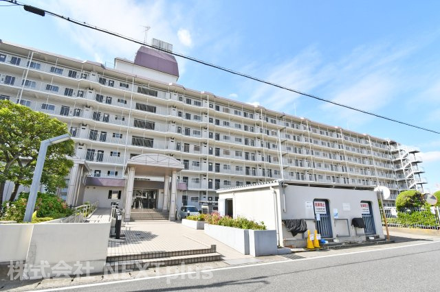 ドルミ春日部の外観|東武野田線『春日部』駅まで徒歩19分の立地です。多路線に乗り換え可能で便利な『大宮』駅まで電車で22分の距離です。立野小学校まで徒歩10分の距離ですので、お子様の通学も安心して見送ることが出来ますね。