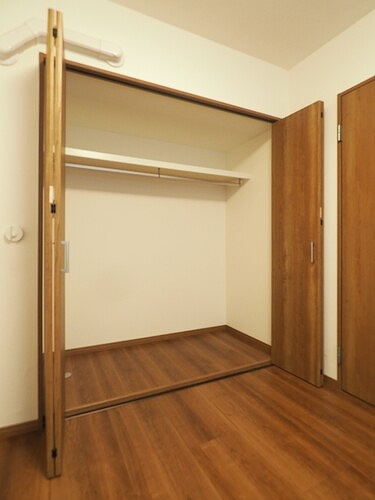自由が丘パインクレストの設備|洋室５．５帖・クロゼット