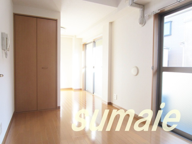 ディアコート東尾久の洋室|約10帖の洋室です☆