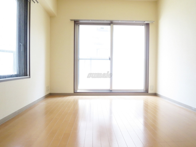 フロントシティ文京の居間・リビング|廊下側からのお部屋の様子☆(CL前)