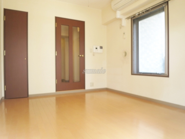 フロントシティ文京の居間・リビング|バルコニー側からのお部屋の様子☆(CL前)