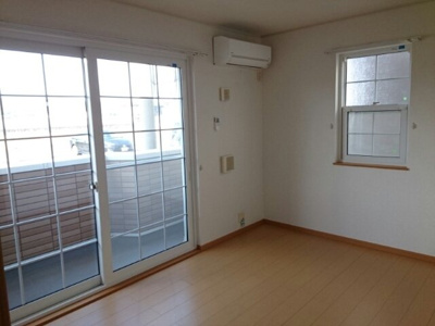 【居間・リビング】 | クレメントＡ | ゆったりとした居間です