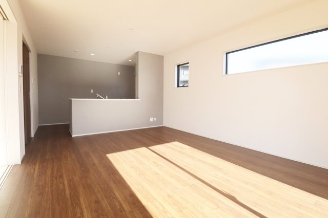 須賀川市森宿字安積田　　　　1号棟　　　西袋第1小学校、西袋中学区　の居間・リビング