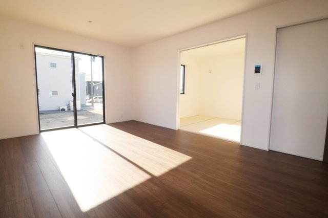 須賀川市森宿字安積田　　　　1号棟　　　西袋第1小学校、西袋中学区　の居間・リビング