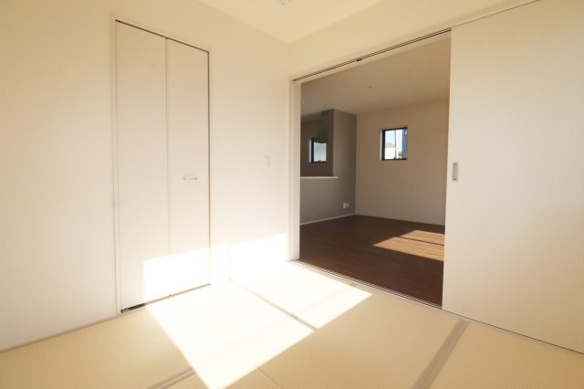 須賀川市森宿字安積田　　　　1号棟　　　西袋第1小学校、西袋中学区　の居間・リビング|※同社施工例