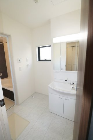 須賀川市森宿字安積田　　　　1号棟　　　西袋第1小学校、西袋中学区　の洗面所