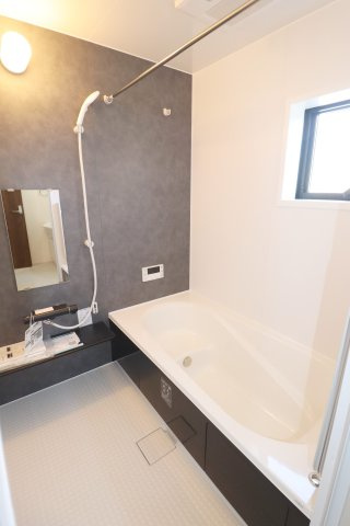 須賀川市森宿字安積田　　　　1号棟　　　西袋第1小学校、西袋中学区　の浴室