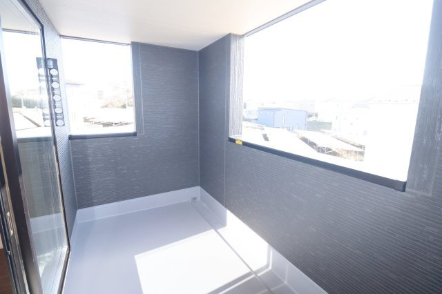 須賀川市森宿字安積田　　　　1号棟　　　西袋第1小学校、西袋中学区　のバルコニー