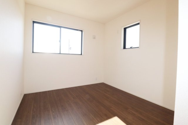 須賀川市森宿字安積田　　　　1号棟　　　西袋第1小学校、西袋中学区　の洋室|※同社施工例