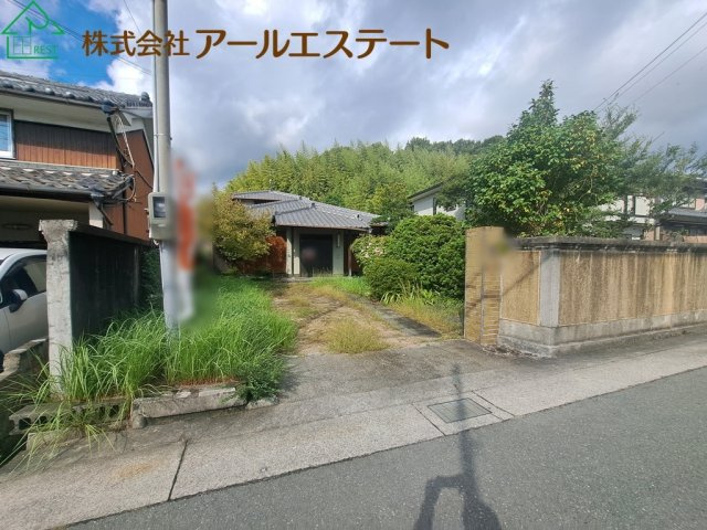 高砂市阿弥陀町魚橋　　中古戸建の前面道路含む現地写真