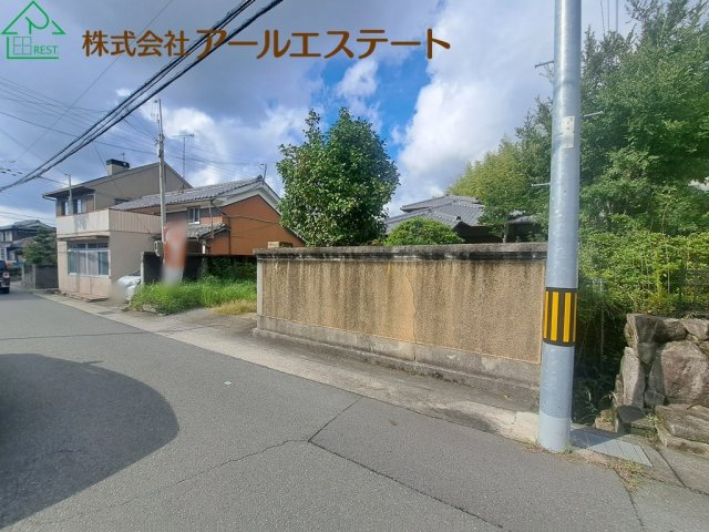 高砂市阿弥陀町魚橋　　中古戸建の前面道路含む現地写真