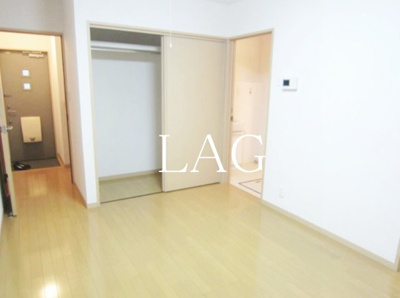 【居間・リビング】 | Verde | 洋室のお部屋です。