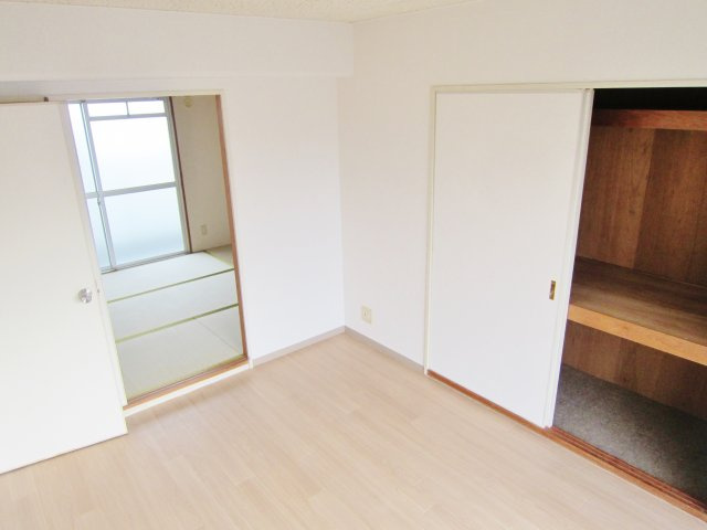 センチュリー鹿籠の洋室