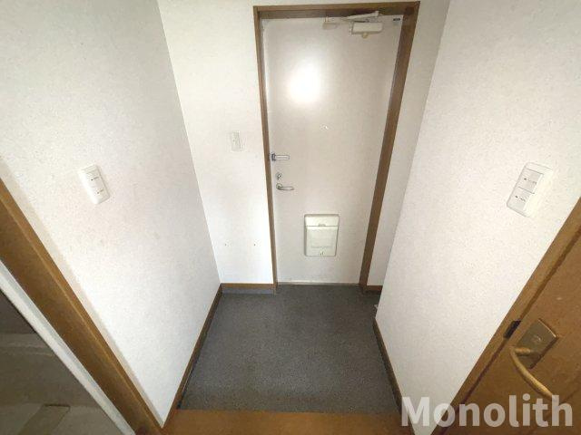 フォンターナ大宮の玄関