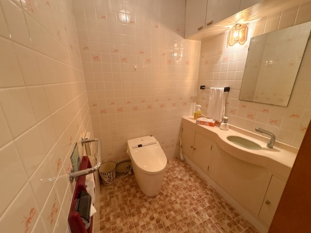 小明町春日戸建てのトイレ