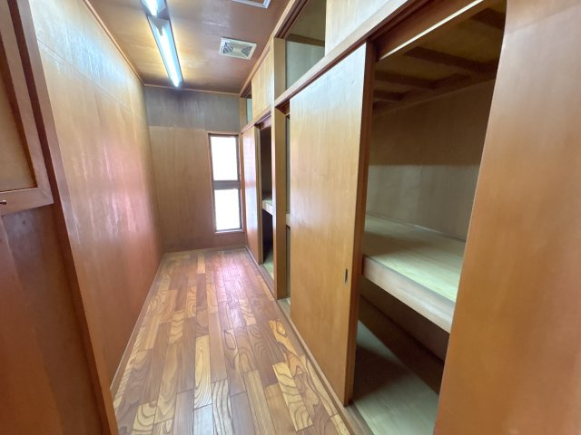 小明町春日戸建ての収納