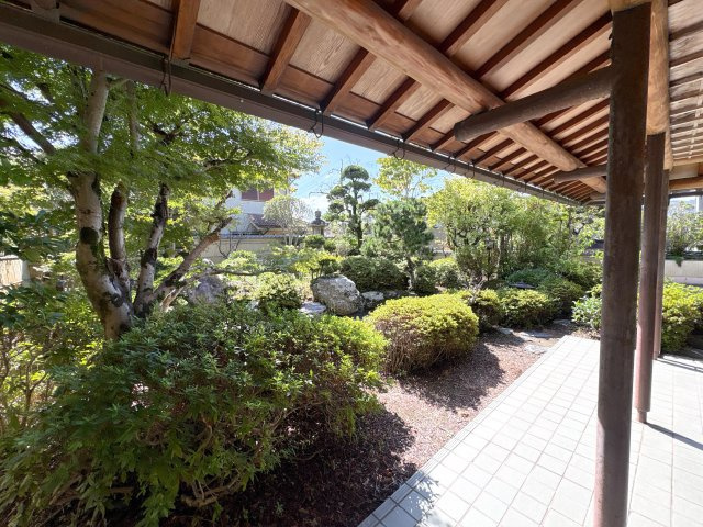 小明町春日戸建ての庭