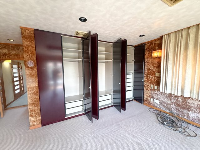 小明町春日戸建ての収納