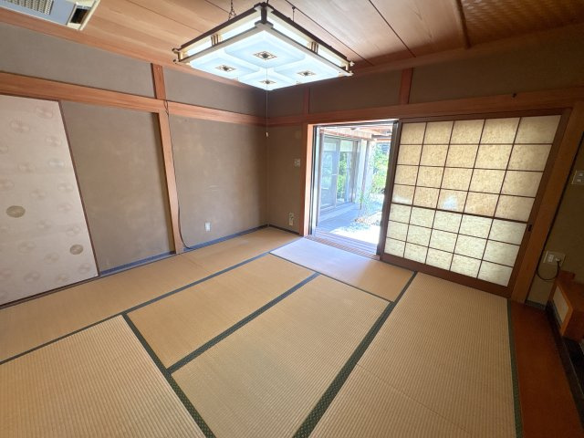 小明町春日戸建ての和室