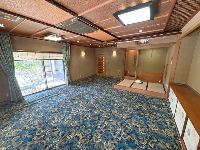 小明町春日戸建ての居間・リビング