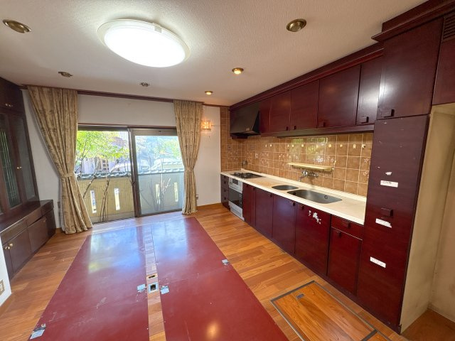 小明町春日戸建てのキッチン