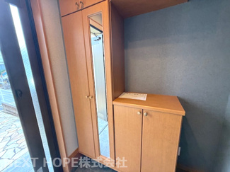 【玄関】 | 尼崎市琴浦町中古戸建 | 玄関には大きなシューズBOXが設けられております♪