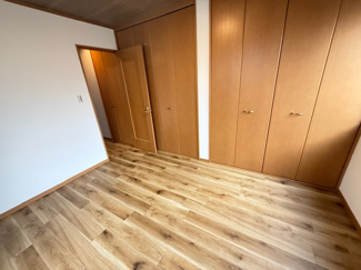 【洋室】 | 尼崎市琴浦町中古戸建 | 2階洋室６帖です♪大きなクローゼットが設けられております！！