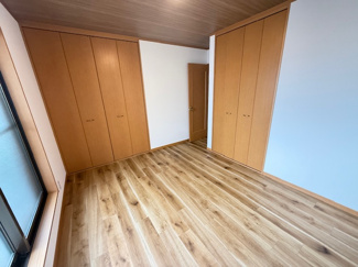 【洋室】 | 尼崎市琴浦町中古戸建 | 2階洋室6.5帖です♪収納が2カ所にあり、たくさんのお洋服や小物が収納できます！！