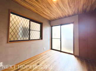 【洋室】 | 尼崎市琴浦町中古戸建 | 1階洋室６帖です♪室内は令和７年8月リフォーム済み！御待たせ無しで即ご入居していただけます！いつでもご覧いただけます！お気軽にネクストホープ不動産販売までお問い合わせを！！