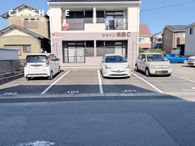 シャイン美園Ｃ　　 刈谷市近郊の賃貸はクラスホームの駐車場