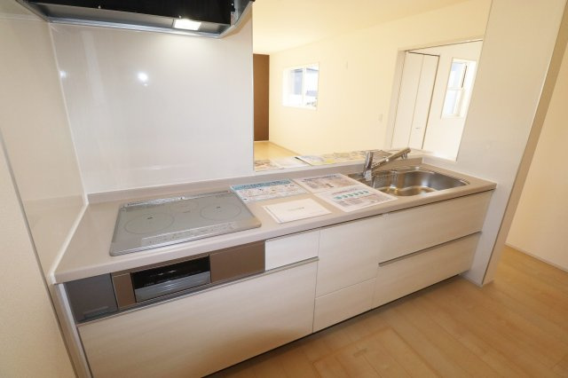 須賀川市森宿字安積田　　　　2号棟　　　西袋第1小学校、西袋中学区　の居間・リビング|※同社施工例