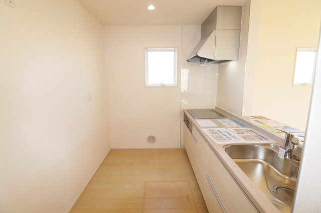 須賀川市森宿字安積田　　　　2号棟　　　西袋第1小学校、西袋中学区　の居間・リビング|※同社施工例