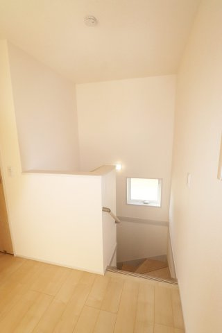 須賀川市森宿字安積田　　　　2号棟　　　西袋第1小学校、西袋中学区　の洋室