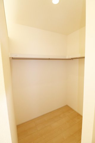 須賀川市森宿字安積田　　　　2号棟　　　西袋第1小学校、西袋中学区　の洋室|※同社施工例