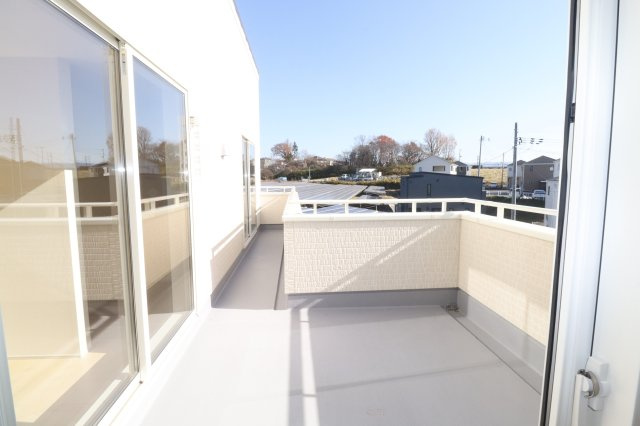 須賀川市森宿字安積田　　　　2号棟　　　西袋第1小学校、西袋中学区　のバルコニー