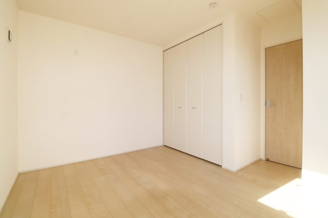 須賀川市森宿字安積田　　　　2号棟　　　西袋第1小学校、西袋中学区　の洋室|※同社施工例