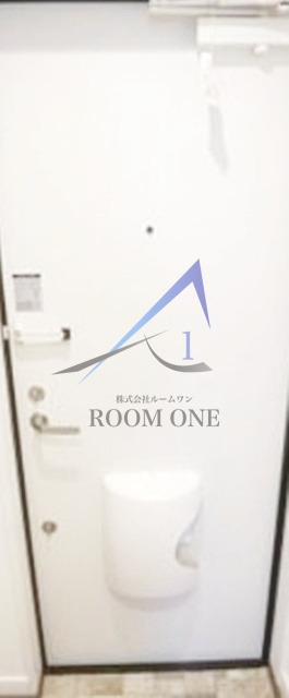 ＦＩＲＳＴ　ＴＥＲＲＡＣＥ