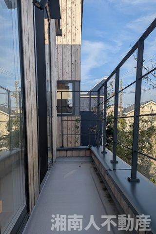 藤沢市辻堂東海岸３丁目２３－２新築戸建てのバルコニー|バルコニーがあります