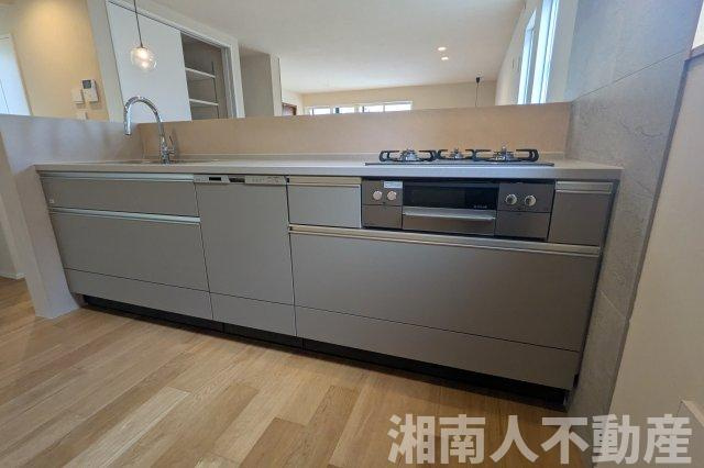 藤沢市辻堂東海岸３丁目２３－２新築戸建てのキッチン|コンパクトなキッチンで掃除もラクラク