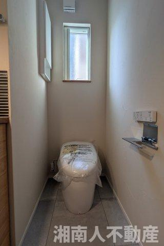 藤沢市辻堂東海岸３丁目２３－２新築戸建てのトイレ|ゆったりとした空間のトイレです