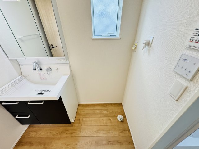 柏市酒井根２丁目新築戸建【酒井根小学校：7分】のランドリースペース|洗濯機置き場