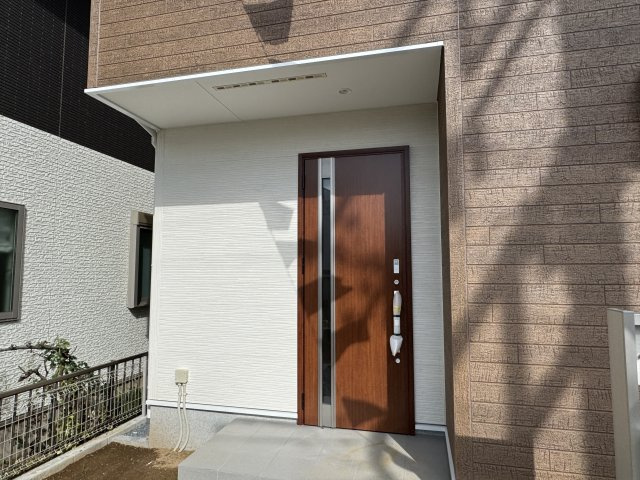 柏市酒井根２丁目新築戸建【酒井根小学校：7分】の玄関|エントランス・玄関ポーチ