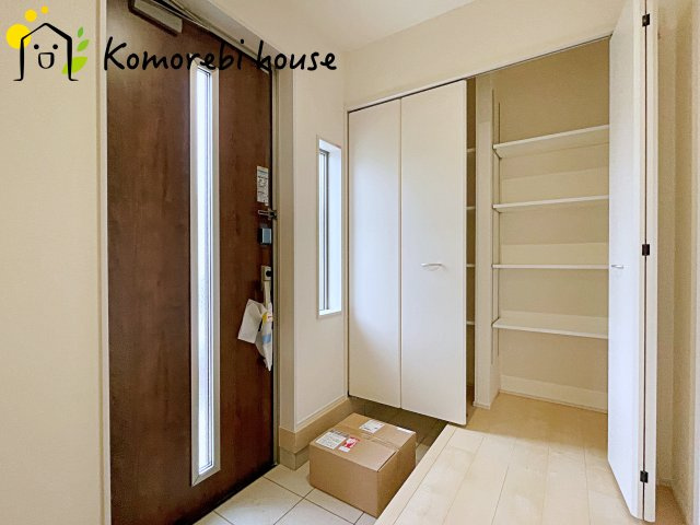 上尾市小敷谷　第2　新築一戸建て　リーブルガーデン　04の玄関|26.3.6撮影済み