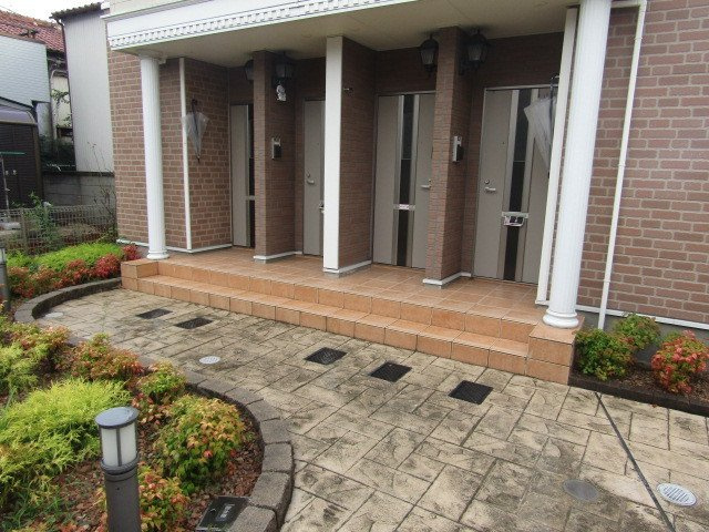 ハピネス瀬古東のエントランス|毎日通るエントランスはこのようになっています